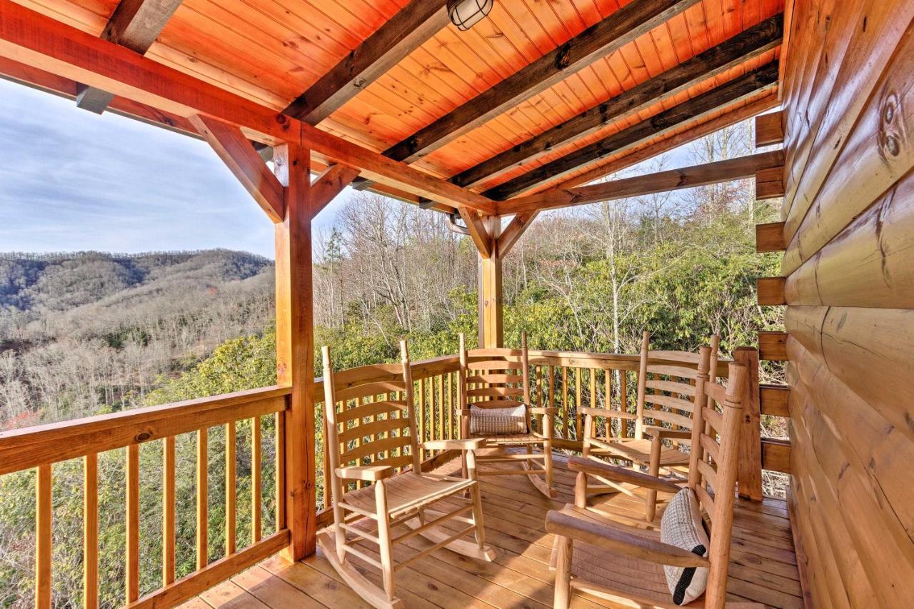Hilltop Cabin On 5 Acres With Hot Tub And Waterfall! ブライソン・シティ エクステリア 写真