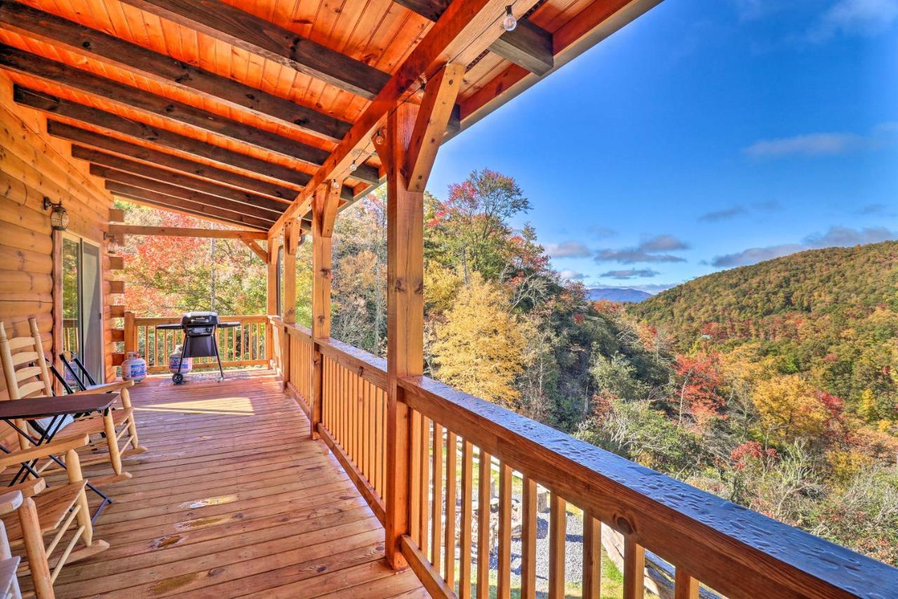 Hilltop Cabin On 5 Acres With Hot Tub And Waterfall! ブライソン・シティ エクステリア 写真