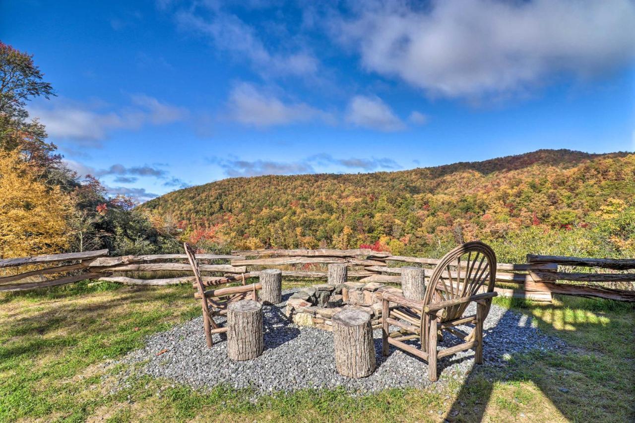 Hilltop Cabin On 5 Acres With Hot Tub And Waterfall! ブライソン・シティ エクステリア 写真