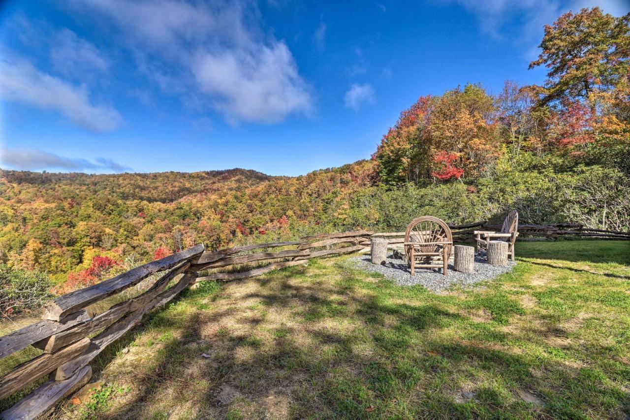 Hilltop Cabin On 5 Acres With Hot Tub And Waterfall! ブライソン・シティ エクステリア 写真