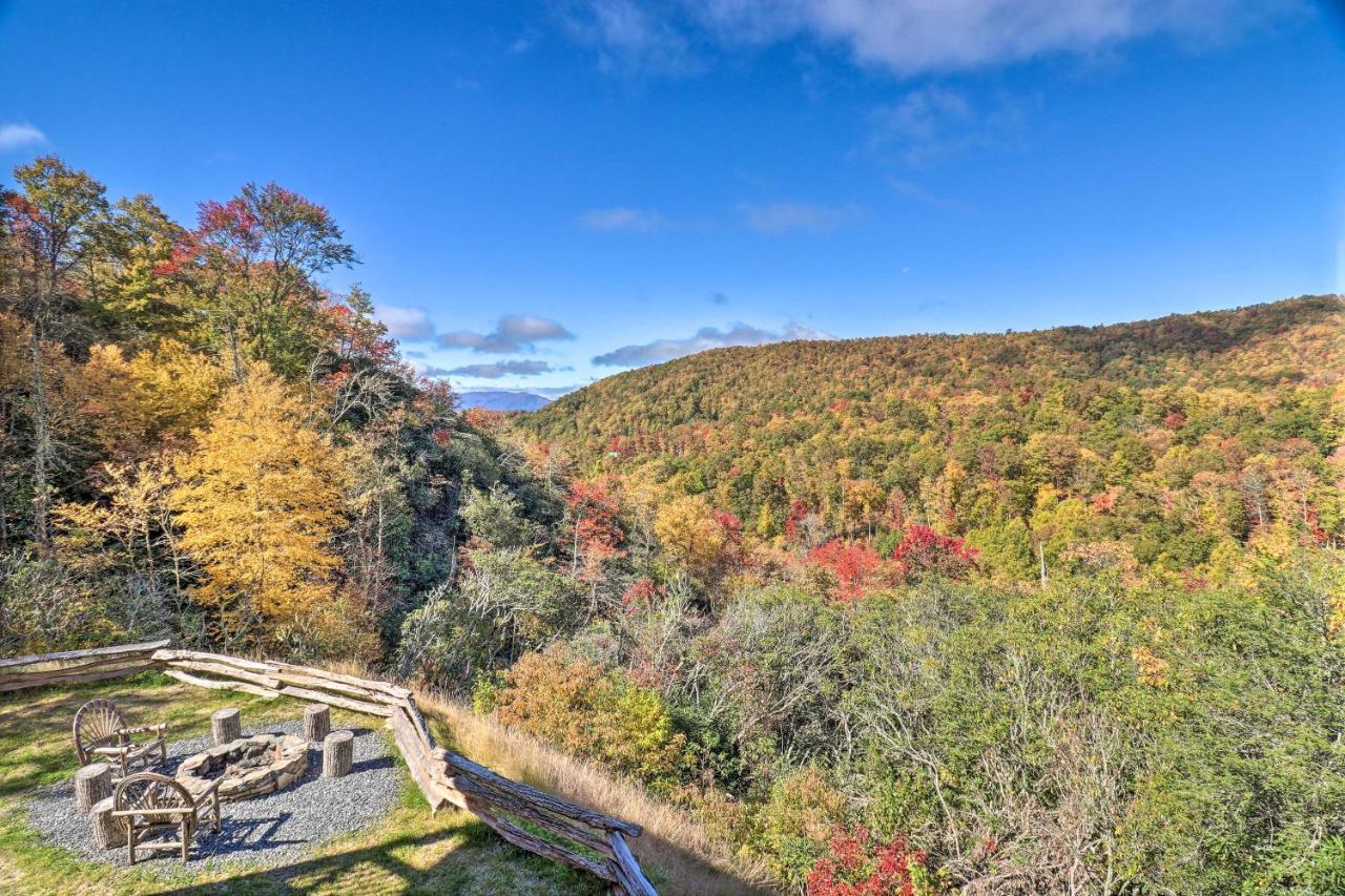 Hilltop Cabin On 5 Acres With Hot Tub And Waterfall! ブライソン・シティ エクステリア 写真